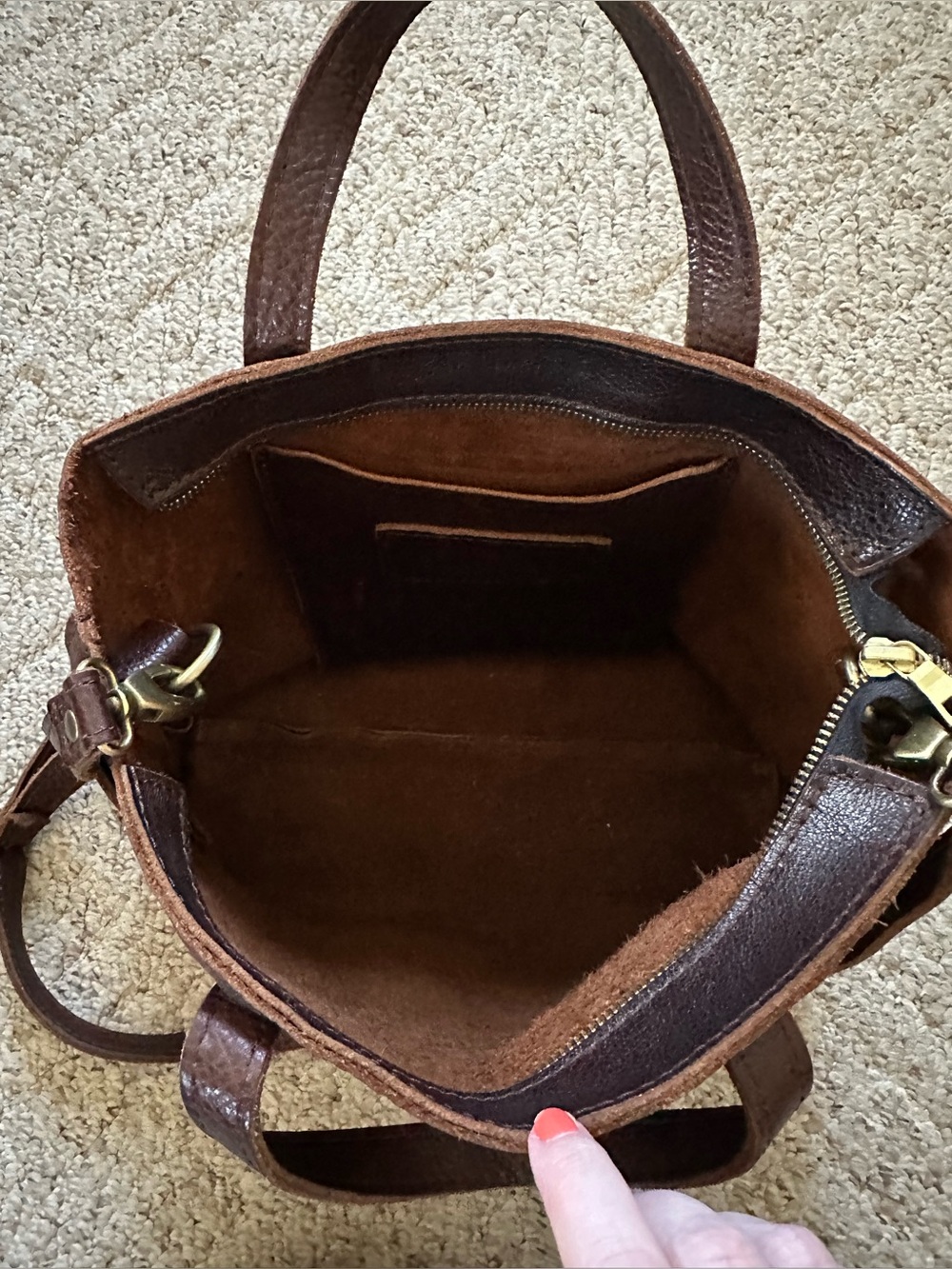 Portland Leather ‘Almost Perfect’ Medium Crossbody Tote - Picture 9 of 12
